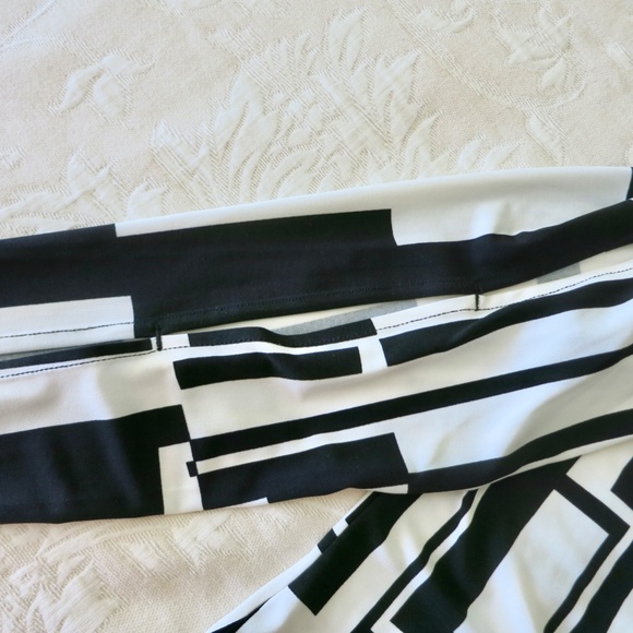 Alfani Black and White Slit Sleeve Tunic Top Size XS - Picture 7 of 13